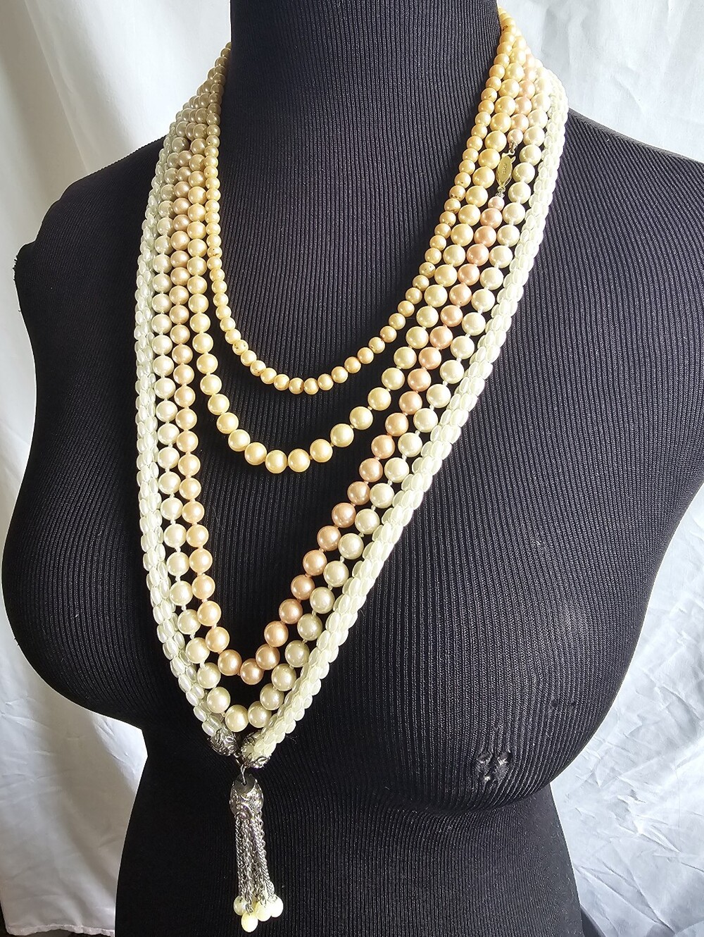 Multi-Strand Pearl Necklace in Cream and Gold - Elegant Women's Jewelry Lot